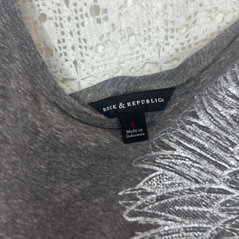 Rock & Republic Charcoal Winged Tee - Picture 2 of 6